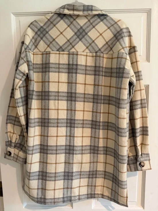Hem and Thread Plaid Button-Up M Shacket Jacket in Cream and Gray - Picture 4 of 4